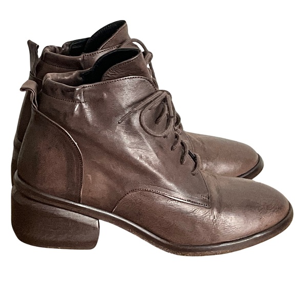 P Monjo Brown Leather Lace Up Ankle Boots, New in Box - Picture 1 of 9